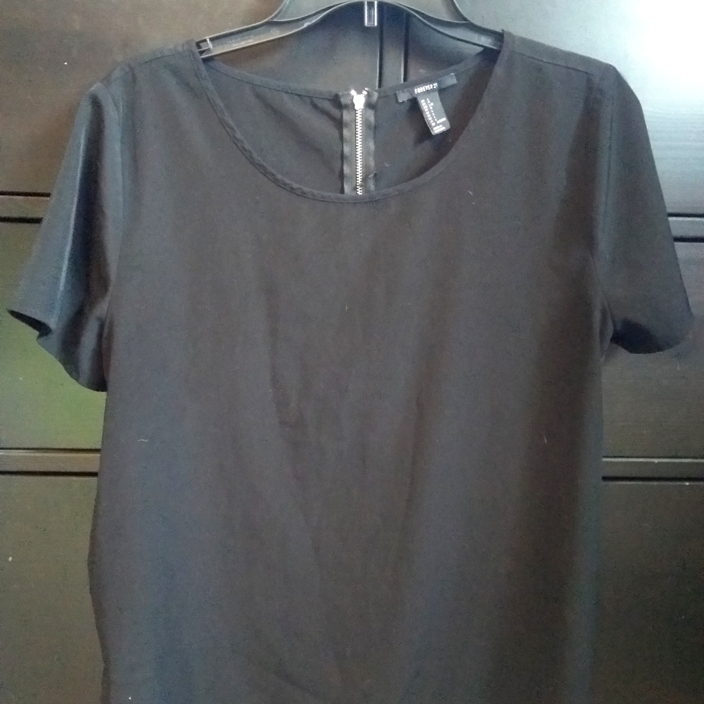 Forever 21 tee